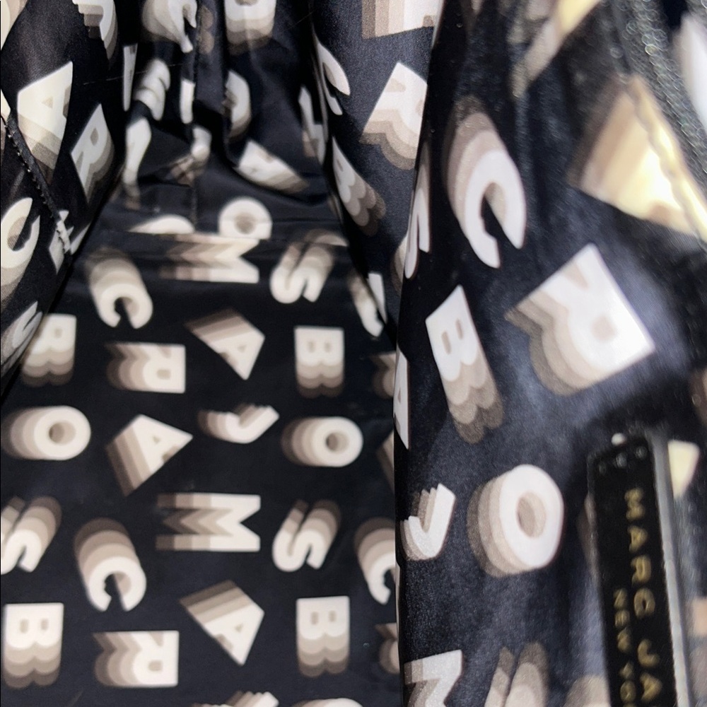Marc Jacobs Black Graphic Tote - Picture 8 of 12